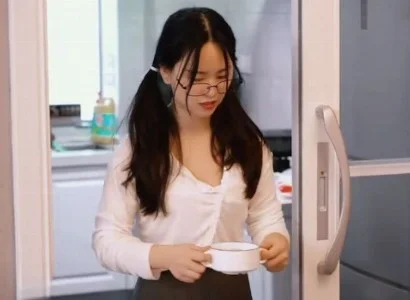 Nàng bị cha dượng thịt